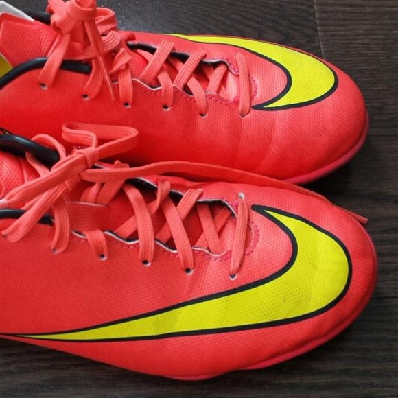 BRIGHT ORANGE AND YELLOW NIKE MERCURIAL SHOES - Picture 2 of 4